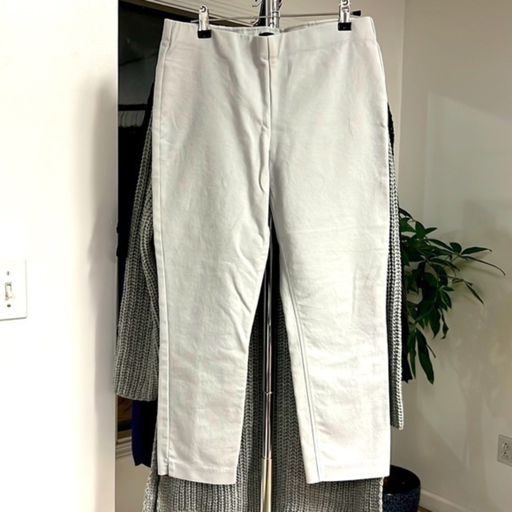 Light gray sz 6 pull up stretch style pants